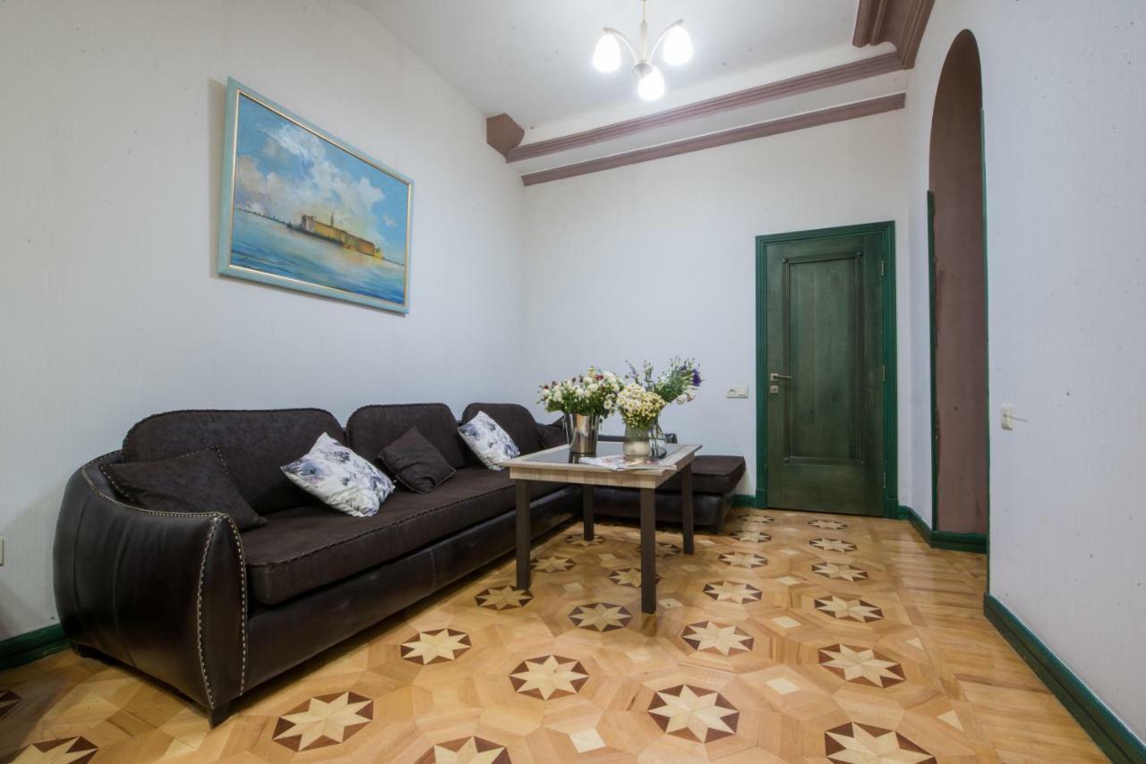 Votre Maison Ereván Exterior foto